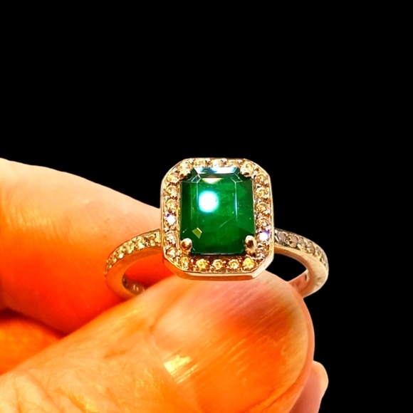 14K Emerald & Diamond Ring 1.43 ctw - Picture 2 of 7